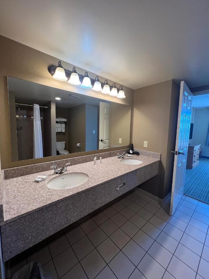 Wingate By Wyndham Coon Rapids Hotel Екстериор снимка
